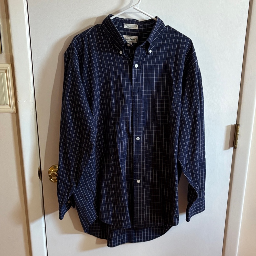 Lands'‎ End Men's Dark Blue Plaid Button Down Shirt